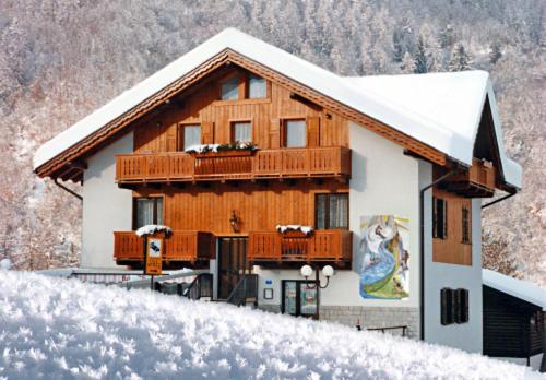 Jolly B&B - Affittacamere Dimaro Exterior photo